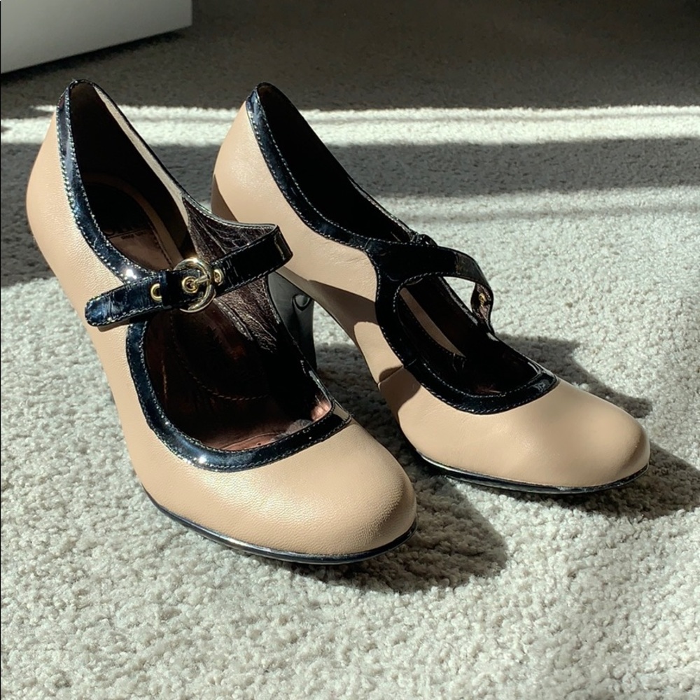 Perfect condition Sofft heels nude and black